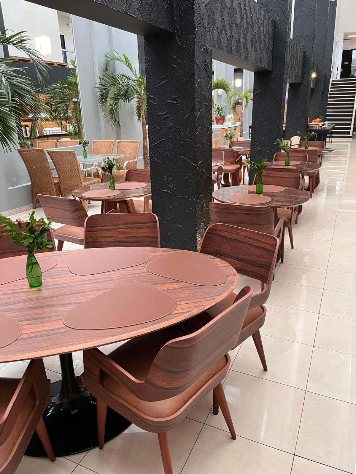 绿洲大厦酒店 里贝朗普雷托 外观 照片